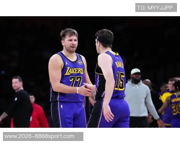 文森特解析与首发默契之道聚焦防守与组织为东契奇和里夫斯开辟空间 文森特解析与首发默契之道聚焦防守与组织为东契奇和里夫斯开辟空间